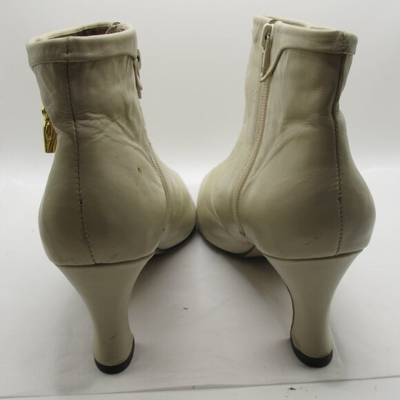 Fresco by Pierre bone ankle boots with gold tassel accent and 2 inch heel 8.5M - Picture 5 of 9